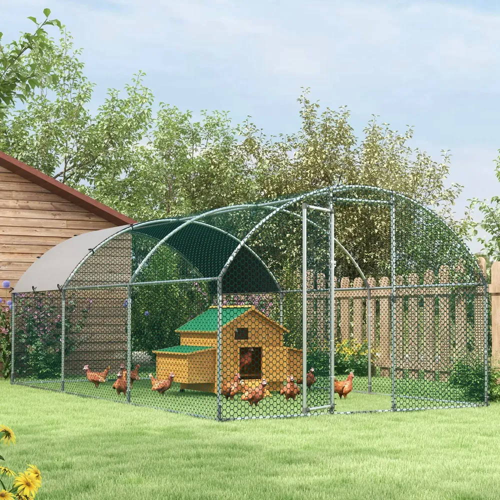 Grand poulailler 2,8 x 5,7 m avec toit anti-UV