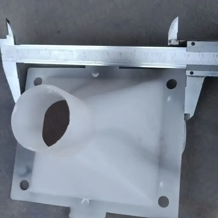 Mangeoire automatique pour élevage de poulet
