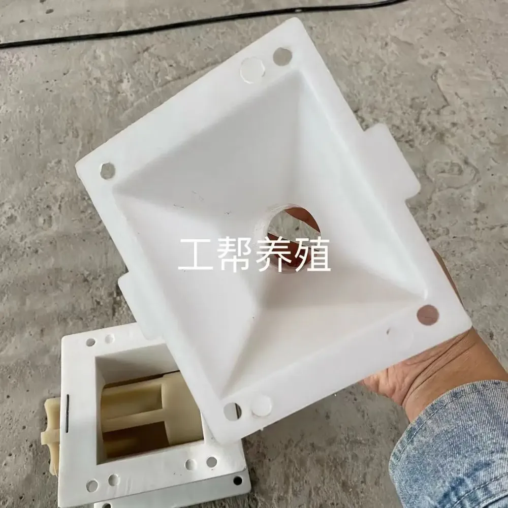 Mangeoire automatique pour élevage de poulet